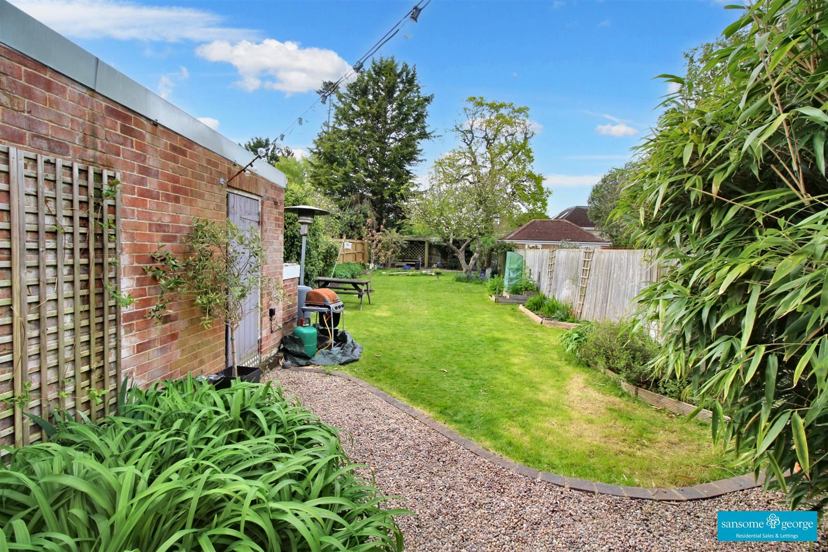 Woodland Drive, Tilehurst, Reading